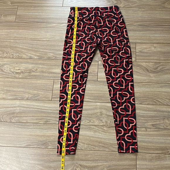 Lularoe Black with Pink & Red Tangled Heart Legging OS - Picture 10 of 13